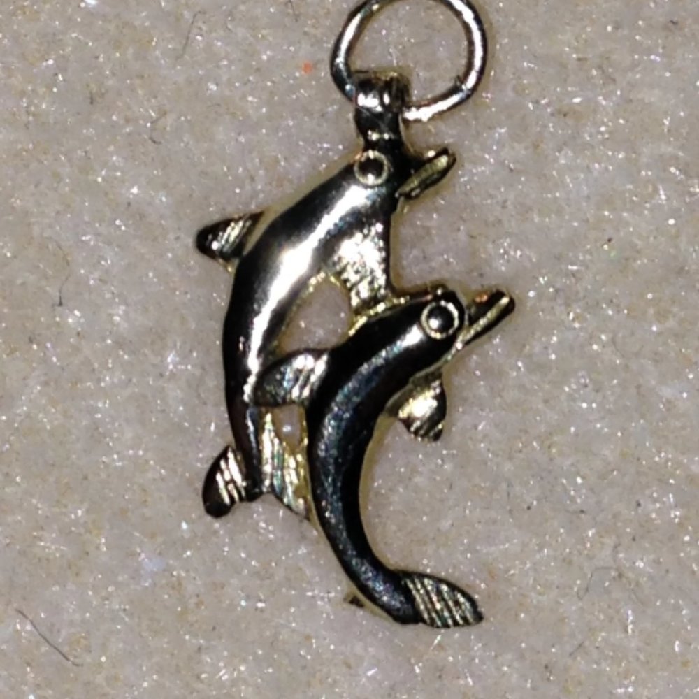 14 kt Gold Double Dolphin Pendant